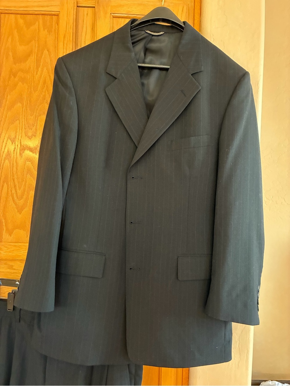 Men's Navy Pin Striped Suite size 42R